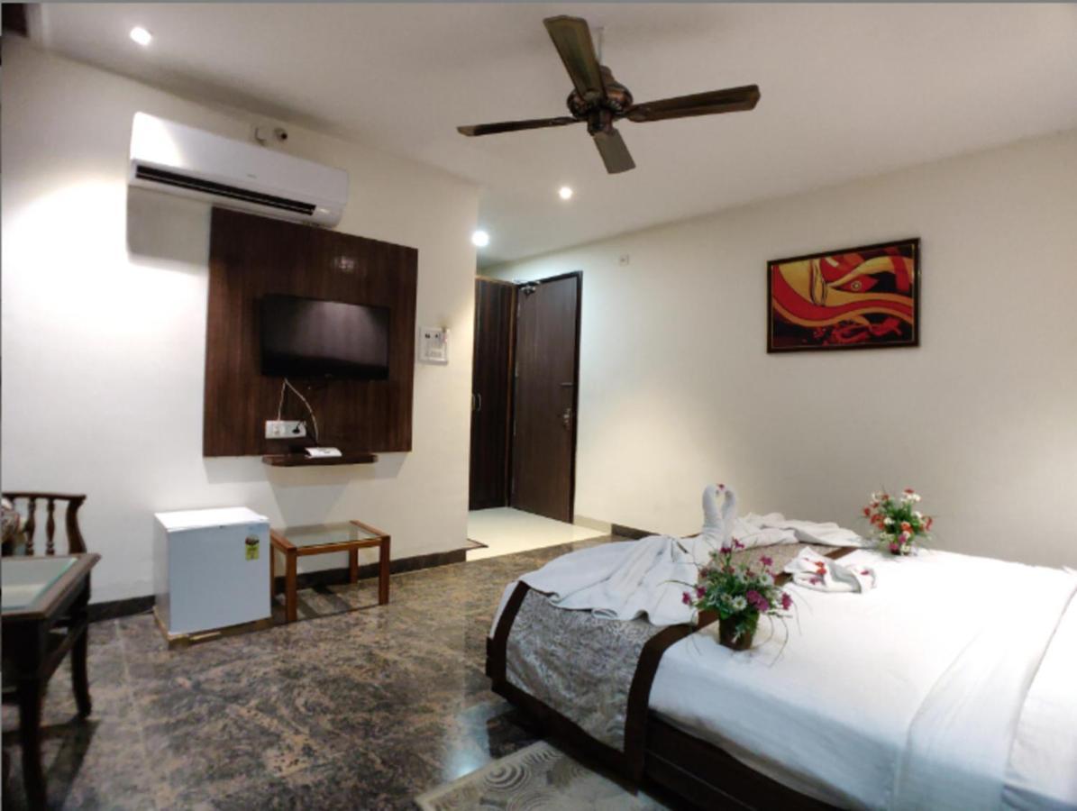 Rewa Hotel Badrika Inn מראה חיצוני תמונה