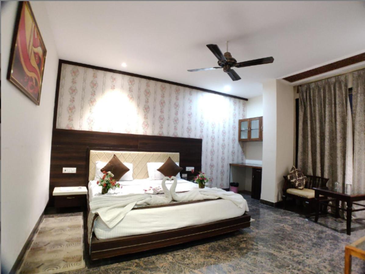 Rewa Hotel Badrika Inn מראה חיצוני תמונה