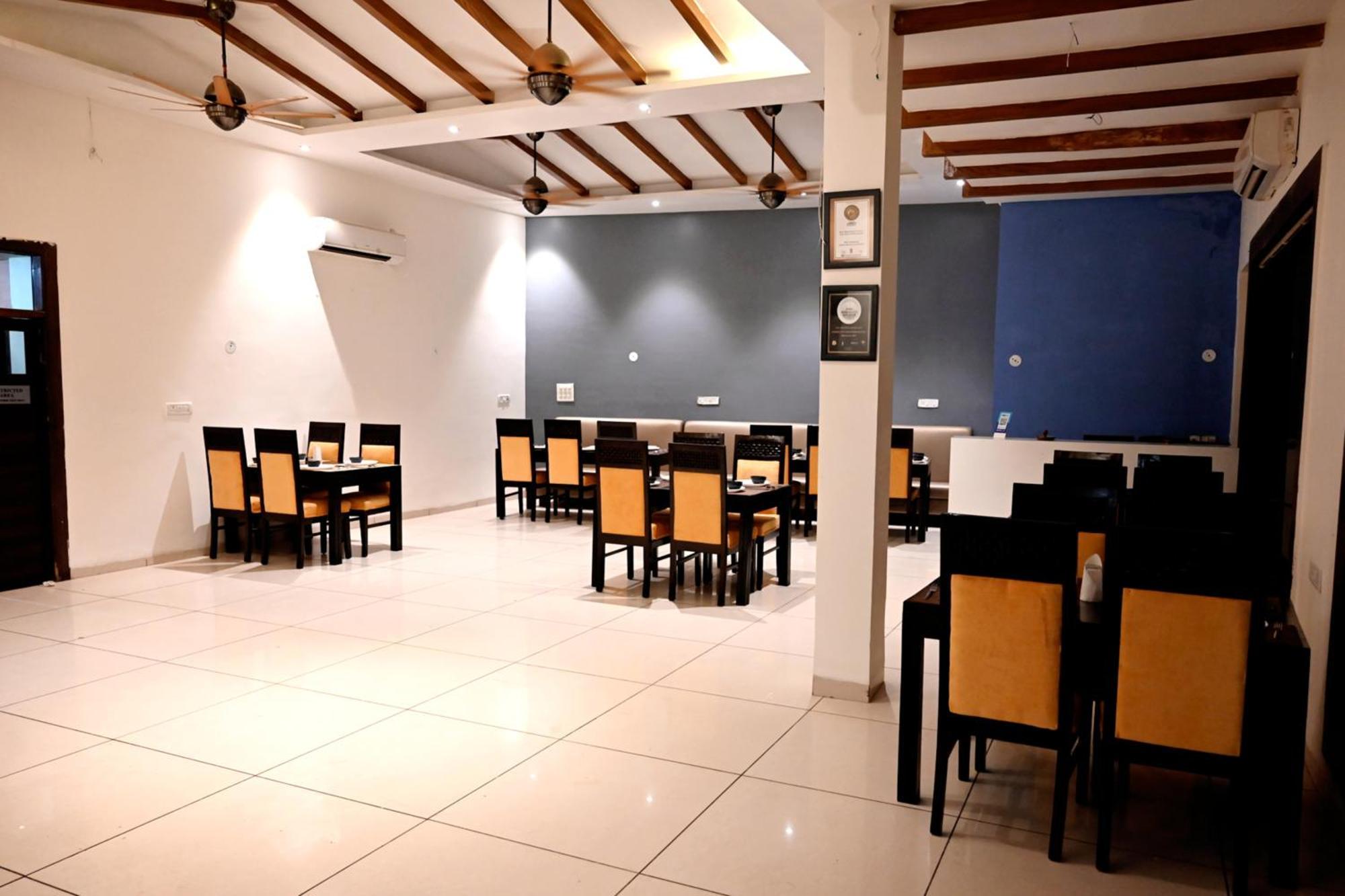 Rewa Hotel Badrika Inn מראה חיצוני תמונה